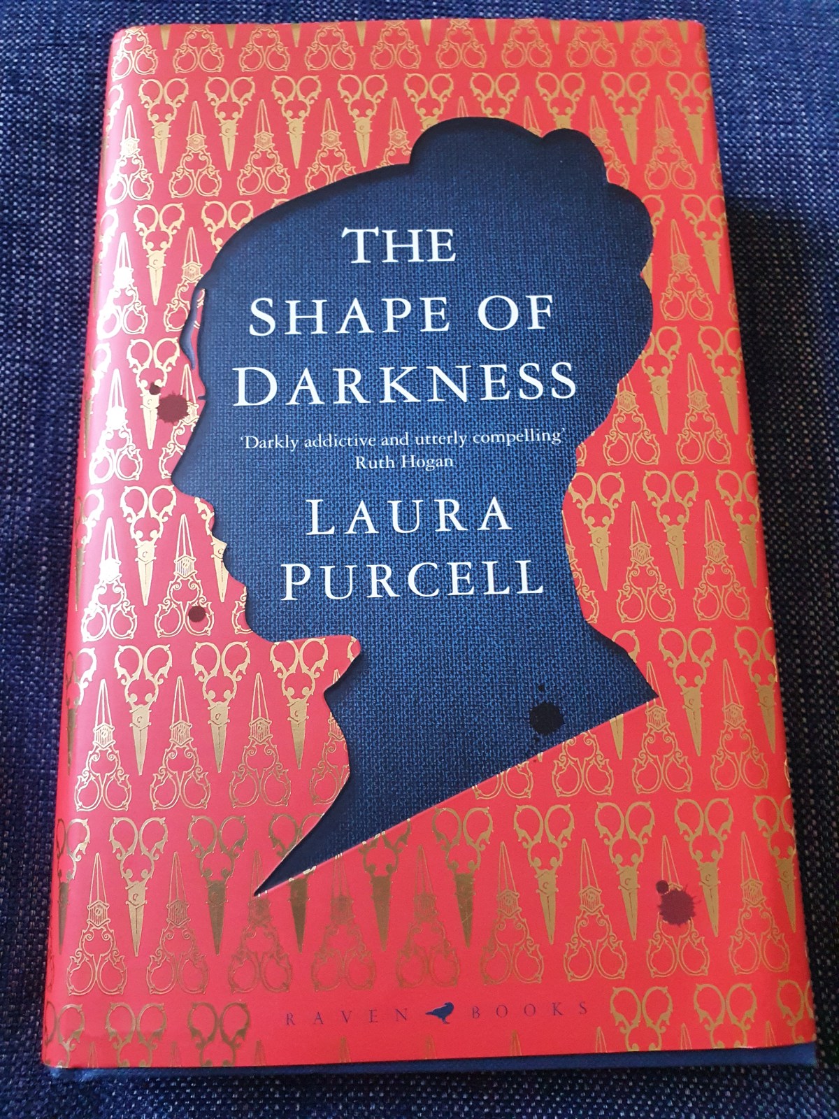 Boktips: The Shape of Darkness av Laura&nbsp;Purcell